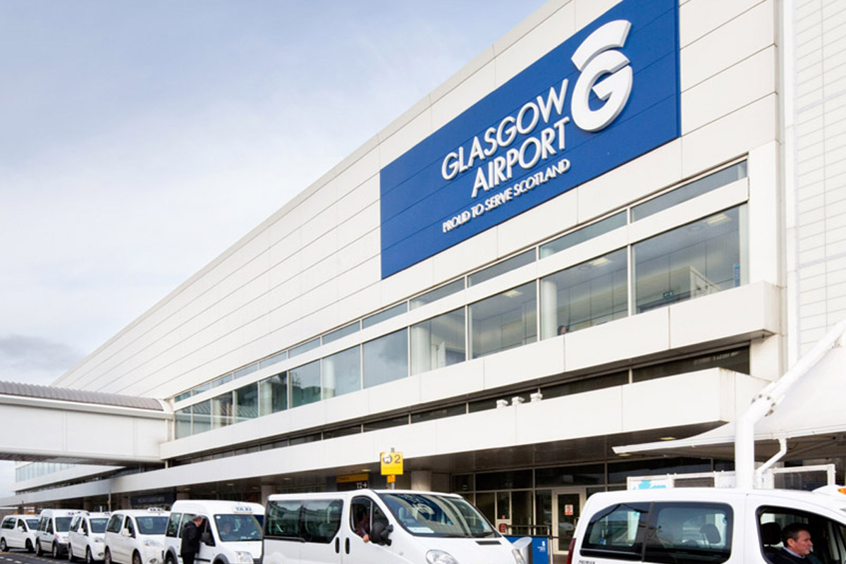 Image for : Glasgow Airport egg-spects to welcome 360,000 passengers during the Easter holidays